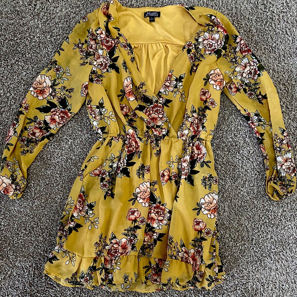 Floral Print Low Neckline Mini Dress